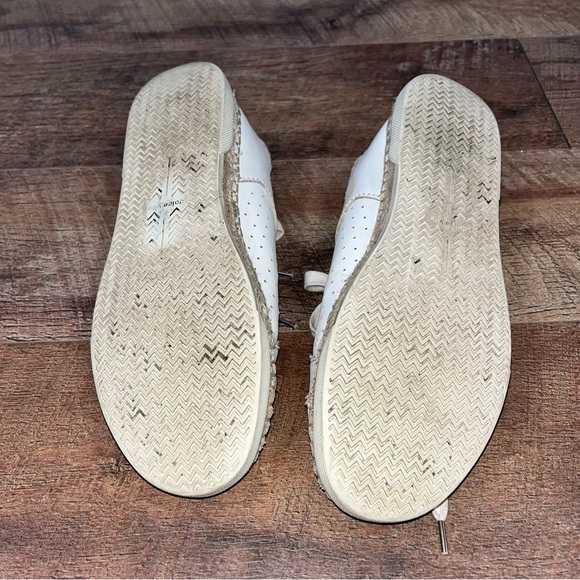 Dolce Vita Morris Sneakers - Picture 11 of 11